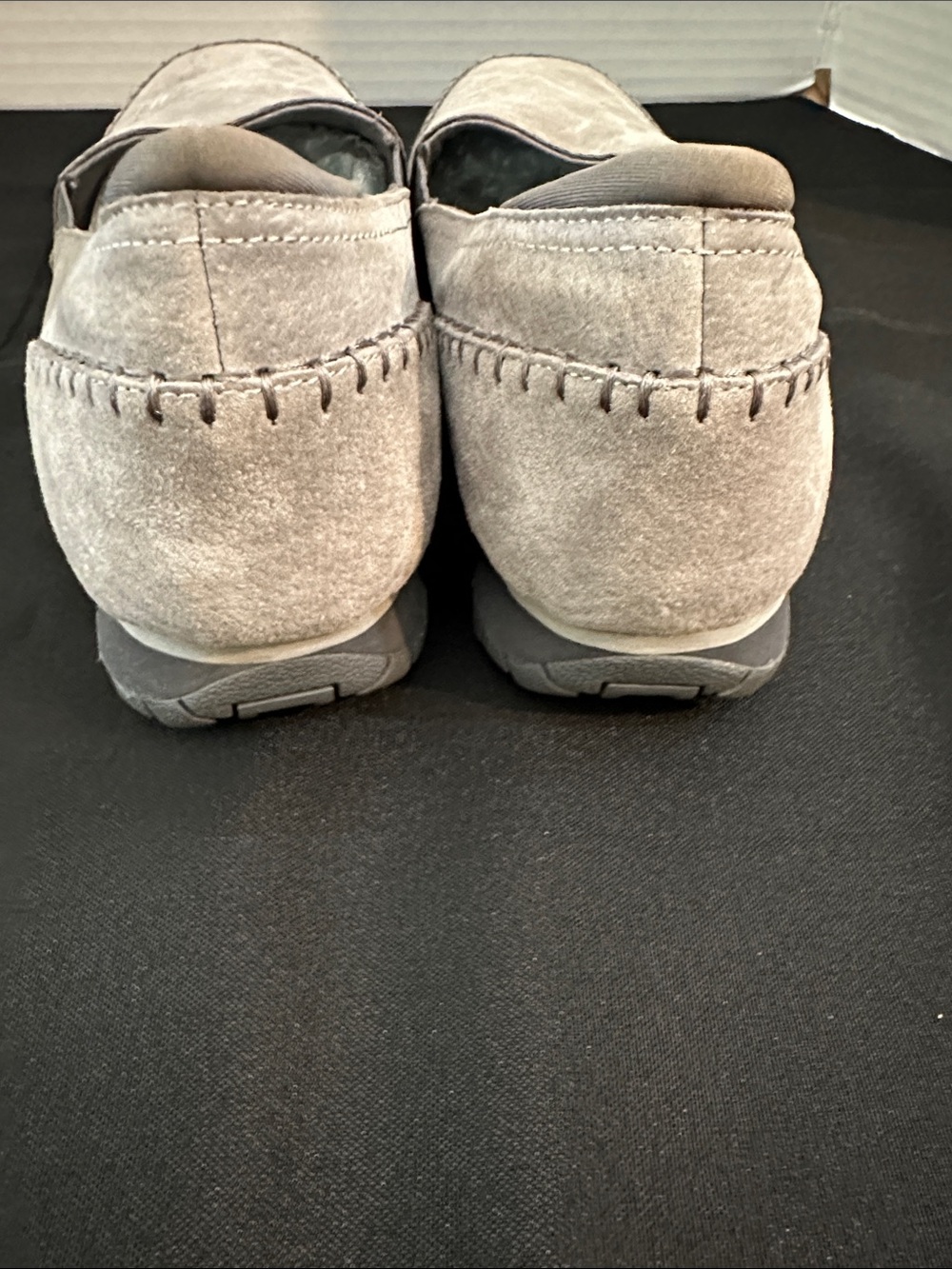 Skechers Memory Foam Gray Suede Slip-On Women's Loafers Size 11 - Picture 7 of 12
